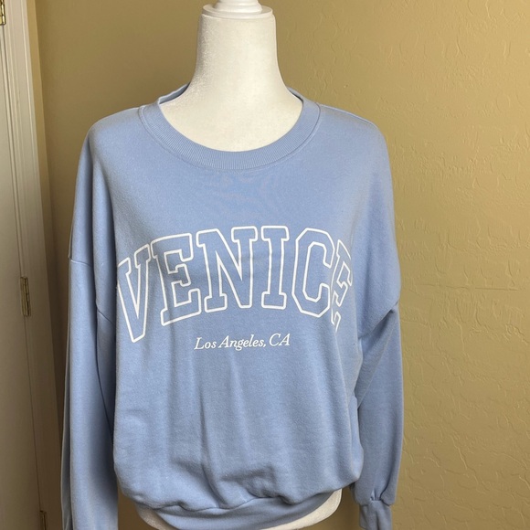 H&M Tops - H&M Crew Neck Sweatshirt